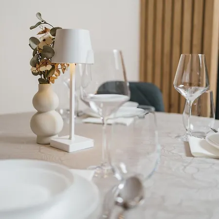 Evijan Elsa Iv, アパート