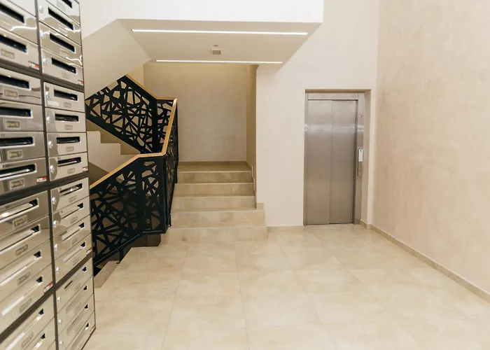 Evijan Elsa Iv, アパート *